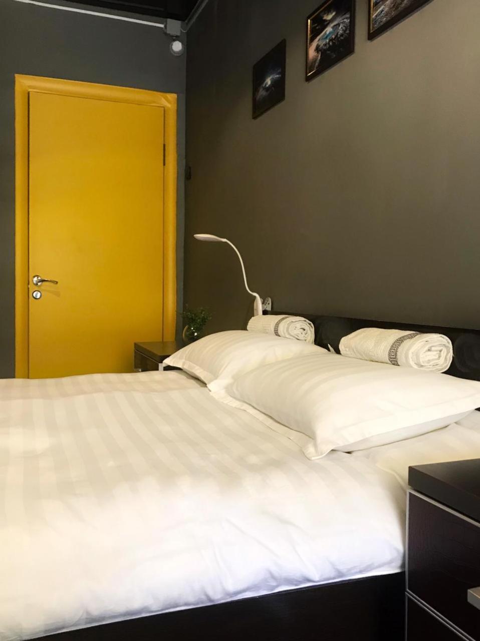 Yellow Park Hostel Koktobe Екстер'єр фото