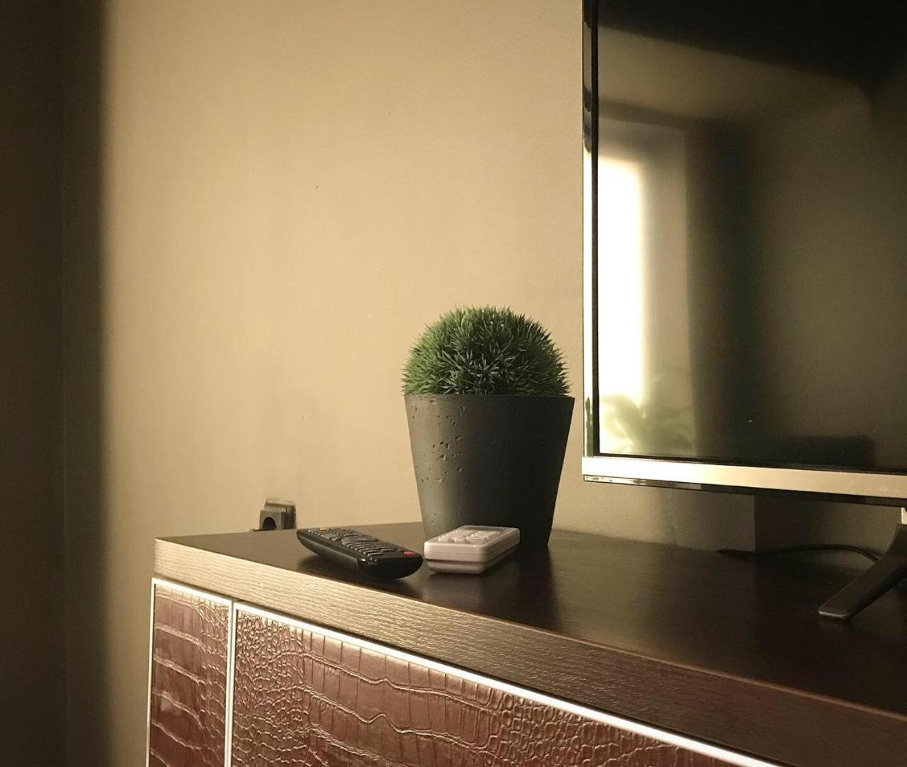 Yellow Park Hostel Koktobe Екстер'єр фото
